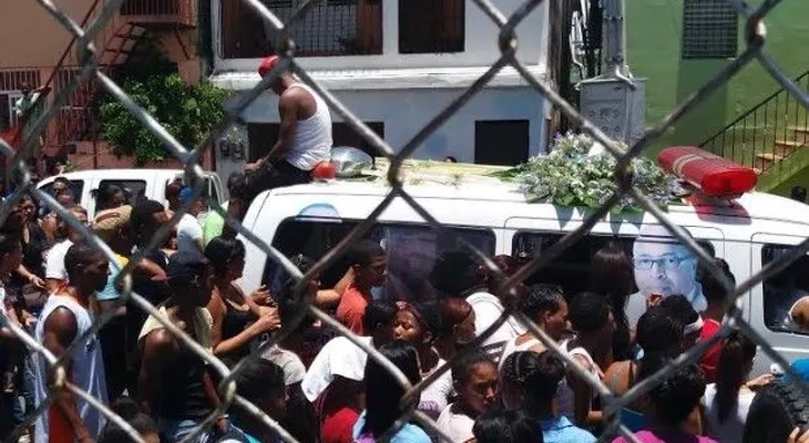 Sepultan joven que fue ultimado el sábado por la Policía en sector La 40