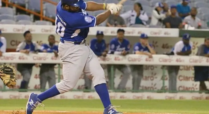Las Aguilas le ganan a la EO con Fermín de regreso; Licey vence a Toros