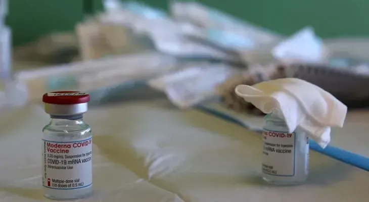 Moderna espera tener una vacuna conjunta contra la gripe y la covid en 2023