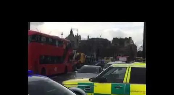 Cuatro muertos y varios heridos saldo por ataque terrorista cerca del Parlamento británico (VIDEO)
