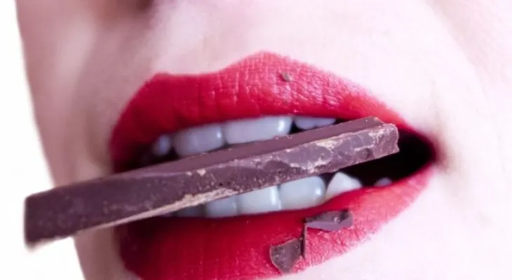 6 razones para comer chocolate negro sin remordimiento alguno