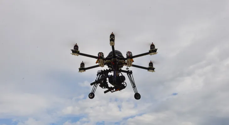 EEUU prohíbe vuelos de drones sobre instalaciones militares 