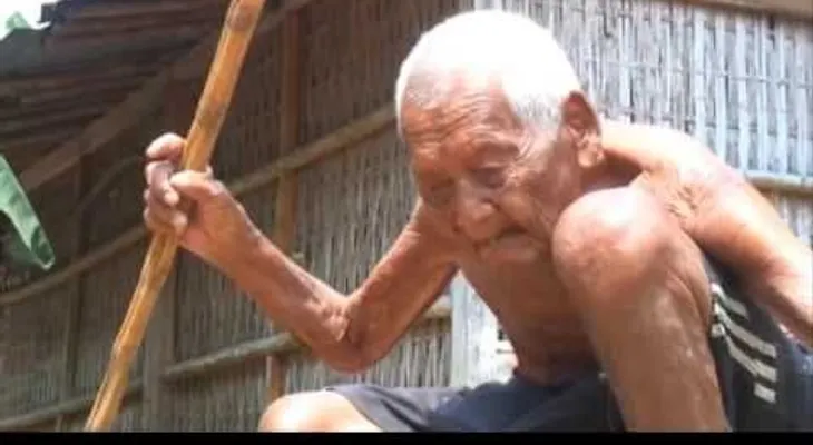 El hombre más viejo del mundo tiene 145 años y vive en Indonesia