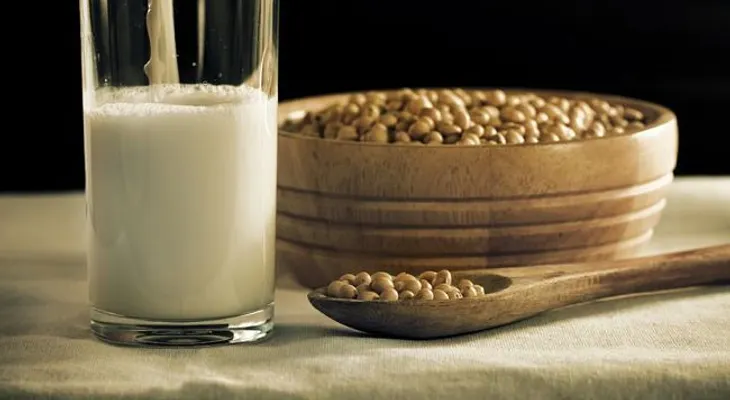 Cómo hacer queso a partir de leche vegetal