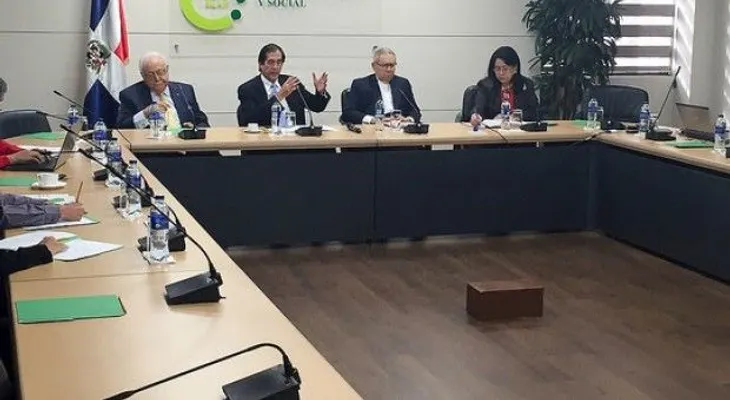 Gobierno presenta 10 puntos en diálogo Pacto Eléctrico
