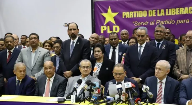 Sector de LF defiende acuerdo 2015 prohíbe a Danilo aspirar "nunca más", y dice es improcedente habilitarlo 