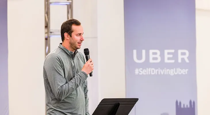 Uber despide a su ejecutivo de autos autónomos en medio de una batalla legal con Google
