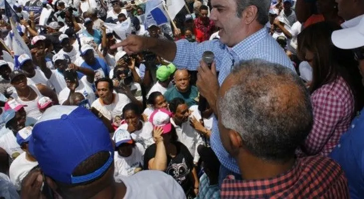 Abinader dice nuevos impuestos agravarían "la indigencia y la pobreza que padece el país"