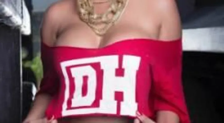 Ana Carolina se riega y pide a Dios que perdone a los que quieren hacerle daño
