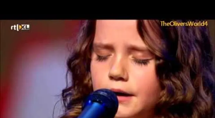 Video: Una niña de 9 años sorprende con su voz de soprano