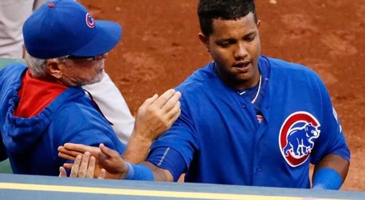 Castro da un par de dobles para los Cubs; Toronto sigue ganando