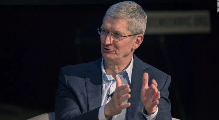 Tim Cook habla sobre obras benéficas y de cuando declaró que era gay en 'Late Show'
