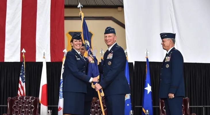 Obama nombrará a la primera mujer comandante de combate en la historia militar de EE.UU.