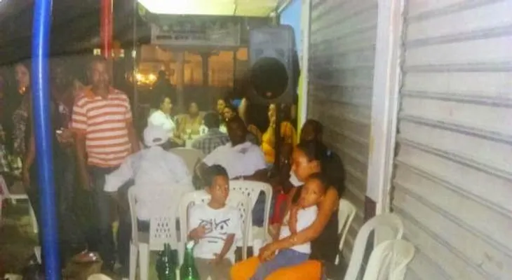 Clausuran heladería que vendía bebidas alcohólicas