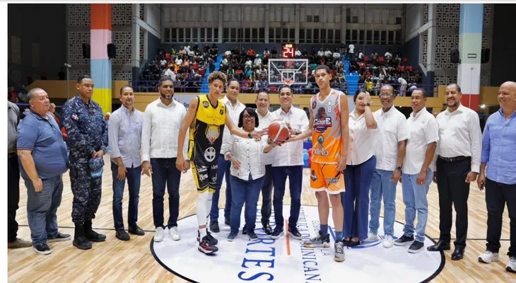 Miderec remozó polideportivo y apoyó TBS de Barahona
