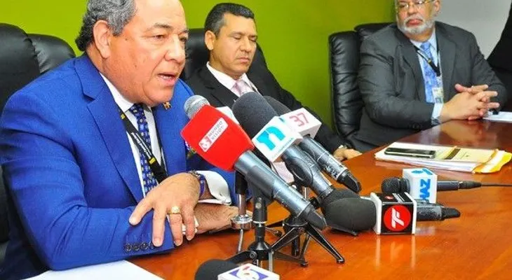 Presidente JM de Santiago acusa a políticos de prostituir el proceso electoral
