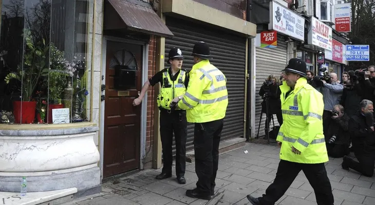 Los detenidos tras el ataque de Londres son cinco hombres y tres mujeres sospechosos de preparar atentados