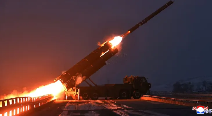 Corea del Norte afirma que su último misil balístico incorpora inteligencia artificial