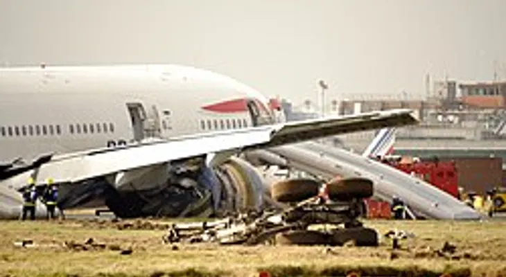 Avioneta accidentada en Perú, con 13 muertos, reportó problemas mecánicos en vuelo a Nazca