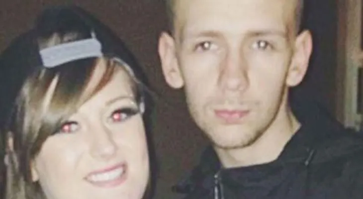 Se tira un selfie con un amigo fallecido en la funeraria y lo sube a Facebook