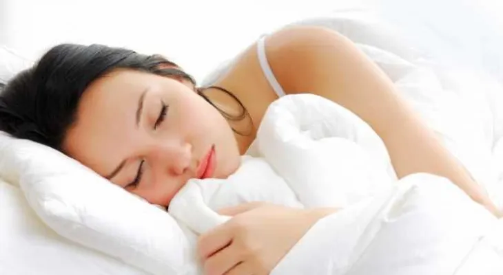 Recomiendan dormir mucho en fin de semana