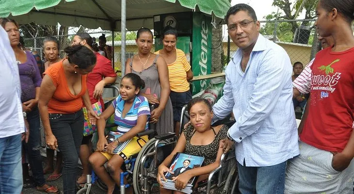 Niños  de La Entrada en Nagua, reciben mascotas 