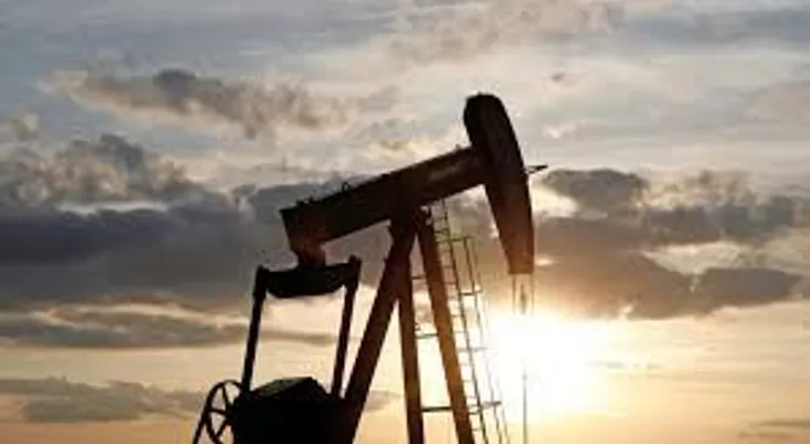 El precio del barril de petróleo Brent desciende a tasas de hace nueve meses