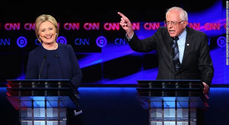 Clinton y Sanders chocan sobre economía y armas en el debate demócrata