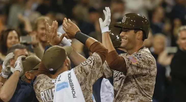 Liriano guio el triunfo de San Diego