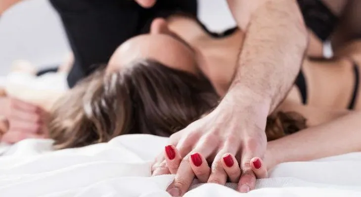 Ella sufrió una lesión en la vagina por sexo oral