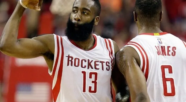 Harden anotó 45 puntos y Houston evitó la barrida