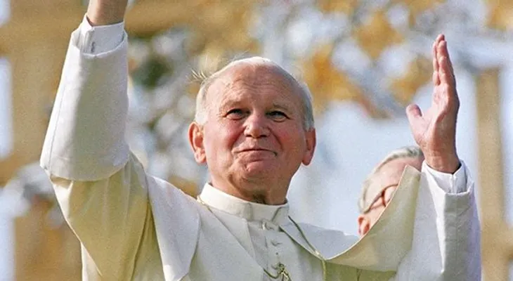 Robaron sangre del papa Juan Pablo II
