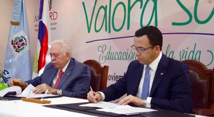 Ministerio de Educación y BHD-León firman convenio educativo
