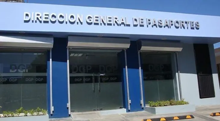 Usuarios se quejan Pasaporte exija acta de nacimiento legalizada para renovar documento