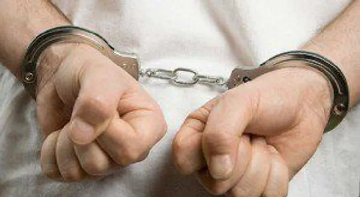 Envían a prisión falso manejador estafó jóvenes peloteros