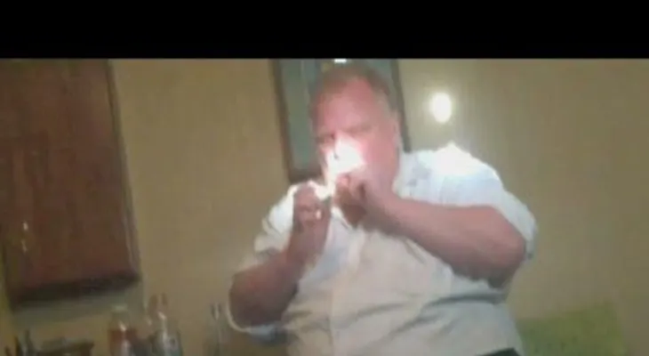 Difunden un video del polémico exalcalde de Toronto fumando crack
