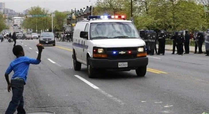 EEUU lanza aplicación para grabar abusos de policías