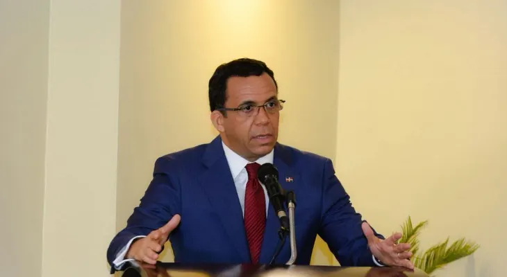 Maestros recibirán un aumento salarial por desempeño en enero