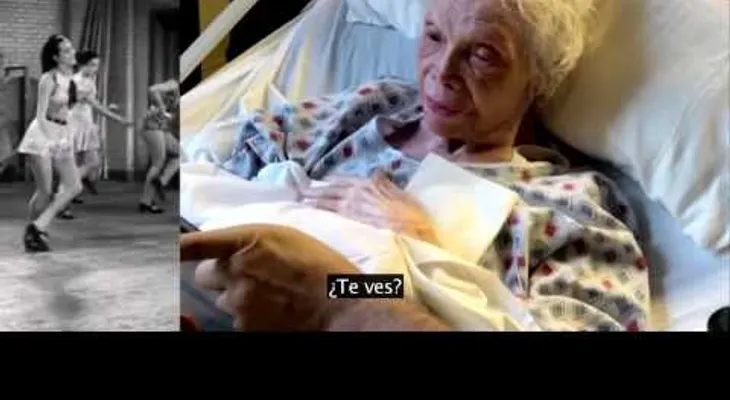 Bailarina de 102 años observa sus primeras actuaciones en video