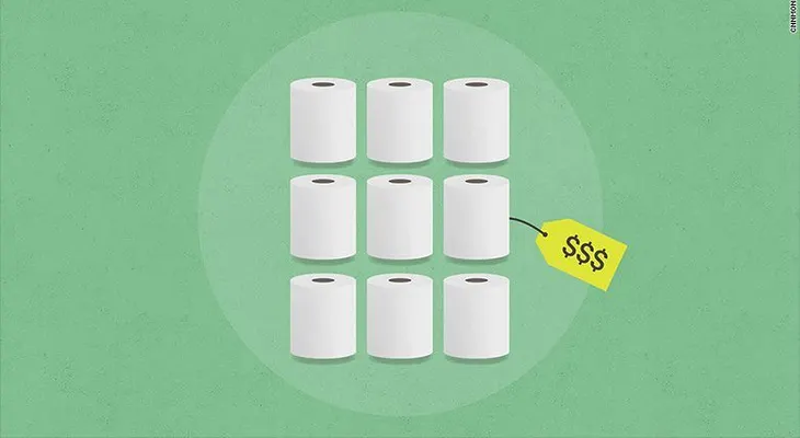 Por qué las familias pobres pagan más por artículos de uso diario como el papel higiénico