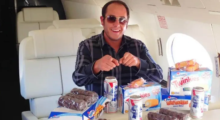 Quién es el "niño rico" vecino de Hugh Hefner y nuevo dueño de la Mansión Playboy