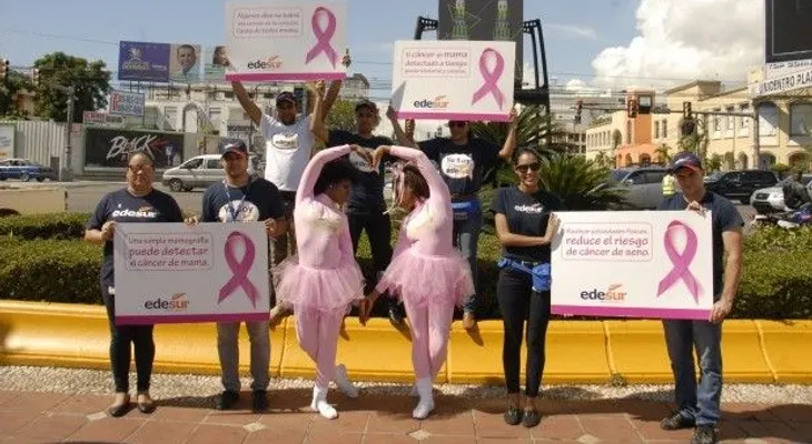 Edesur realiza una campaña educativa sobre el cáncer de mama