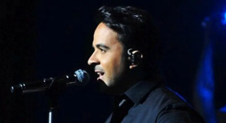 Luis Fonsi romántico y sensual en el Teatro Nacional