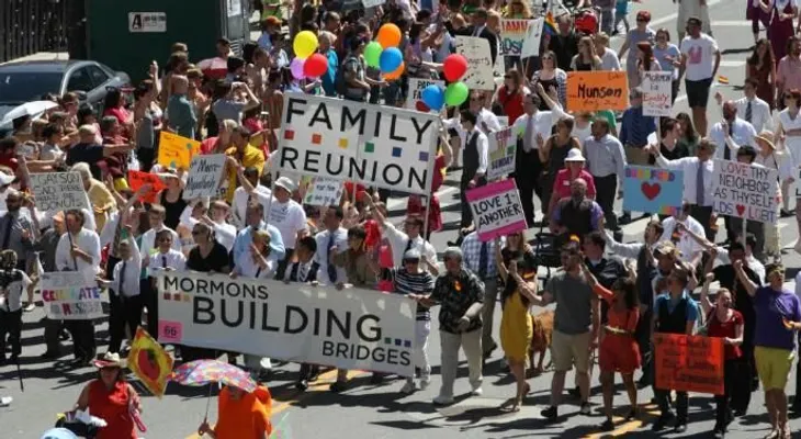 Mormones presionan a Iglesia sobre matrimonio gay 
