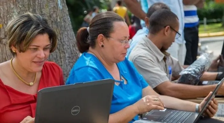 Compumaestro democratiza acceso maestros a laptops