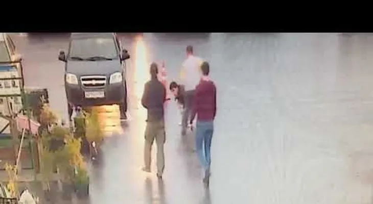 FUERTE VIDEO: Un cliente descontento mata a su peluquero en plena calle 