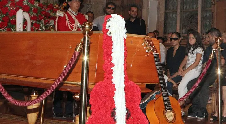 Familiares, artistas, politicos y otras personalidades dan un último adiós a Sonia (Video funeral)