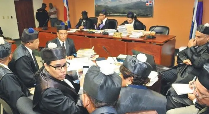 Corte aplaza el caso Bahía de las Águilas