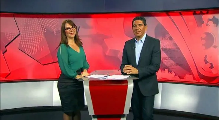 CDN cancela a Maruchi Vigil  "porque usada lentes para leer en vivo"