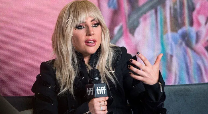 Lady Gaga se retira de la música por problemas de salud